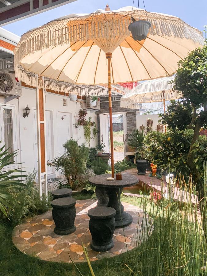 Tropical Paradiso Homestay Баньювангі Екстер'єр фото